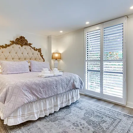 Heart Of Harbour Town Condo - Walk To Pier And Golf!